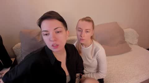 Snapshot of secret_dreams_ chatting on February 24, 8:27 am Amanda and pair in a real life we love each other but can play with you online show from February 24, 8:27 am