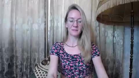 secretcandy222 online show from February 19, 7:39 am