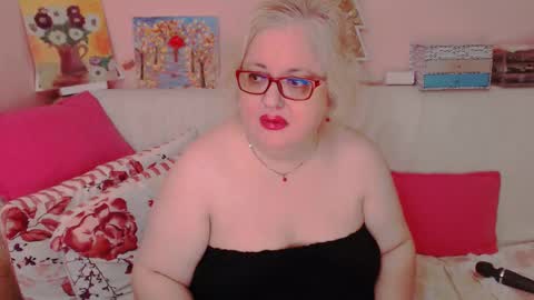 Snapshot of secretloverbbw chatting on October 23, 7:37 pm Alice online show from October 23, 7:37 pm