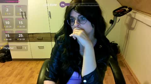 secretmia94 online show from April 10, 8:19 am