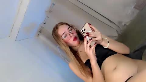Snapshot of seducing_angela chatting on October 16, 2:22 am seducing_angela online show from October 16, 2:22 am