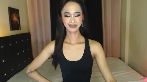 ashly online show from April 8, 10:40 am