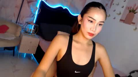 Snapshot of seductive_vana chatting on October 24, 1:17 am Vanessa online show from October 24, 1:17 am