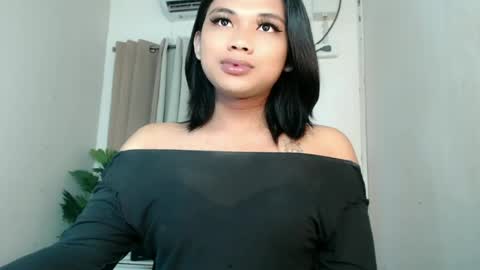 Deluxe online show from June 15, 10:13 pm