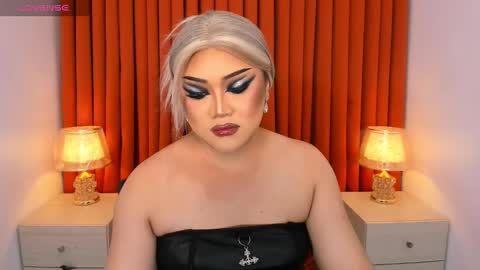 Natalie Mefford online show from February 26, 9:09 pm