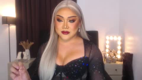 Natalie Mefford online show from February 19, 7:05 pm