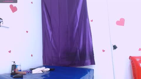 Estefany online show from October 15, 1:12 pm