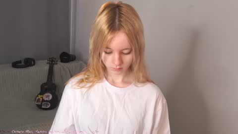 See Its honey bunny  im Lana online show from June 19, 4:35 pm