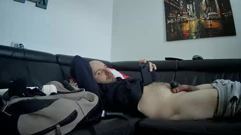 Snapshot of seeebi chatting on February 1, 1:20 pm Sebastian online show from February 1, 1:20 pm