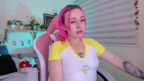 Yeyis  online show from April 18, 2:57 am