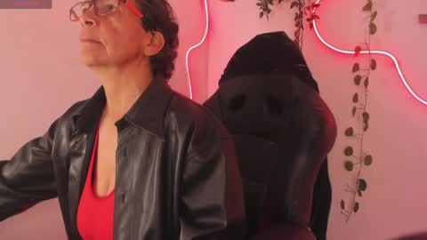 Selena online show from April 20, 11:13 am