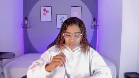 Selena online show from November 4, 10:49 am