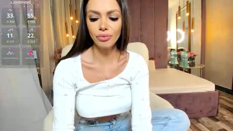 Selena online show from December 14, 7:36 am