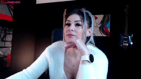 Selena online show from December 14, 12:12 pm