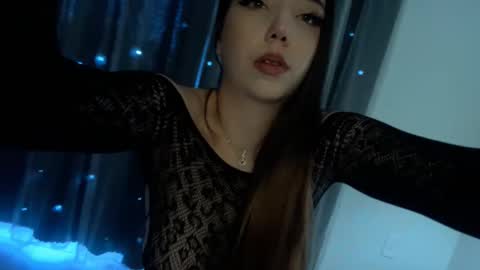 Selena Powe  online show from February 28, 7:25 pm