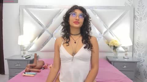 Selena reyess online show from September 15, 8:54 pm