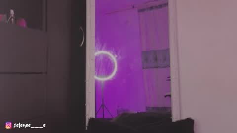 selene online show from February 17, 5:04 am