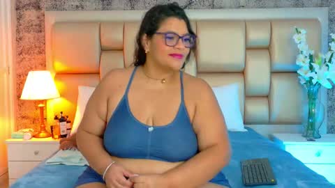 Selenna Cooper online show from March 18, 12:00 pm