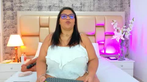 Selenna Cooper online show from December 15, 11:39 am