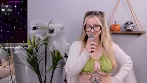 Selina Mae online show from October 30, 3:29 am