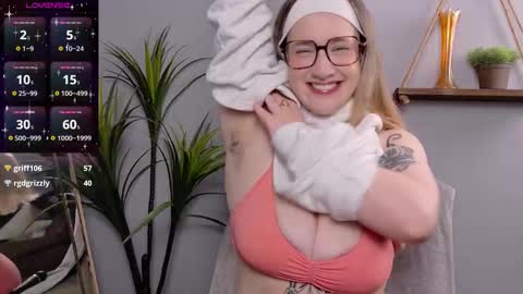 Selina Mae online show from December 15, 4:30 am