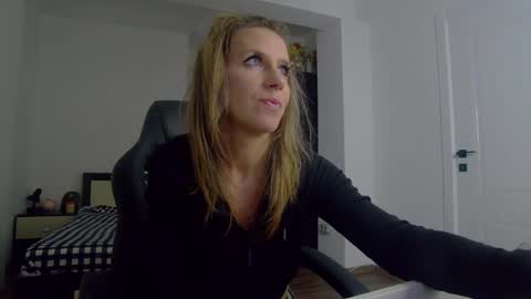 sellena_angels online show from February 4, 6:45 pm