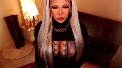 unstappable queen kate online show from December 12, 12:16 am