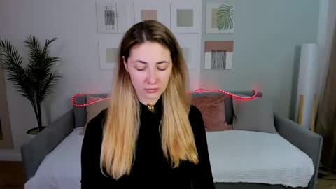 sensitiveheartt online show from April 21, 4:25 pm