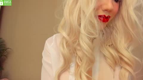 Mia online show from October 8, 12:40 am