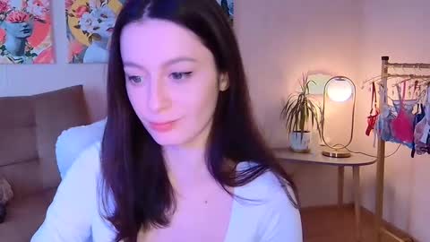 sensuallucy233 online show from November 19, 9:52 am