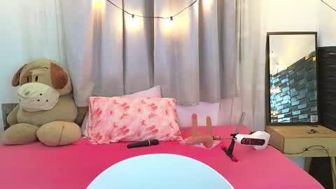 serafina_ online show from November 27, 12:35 pm