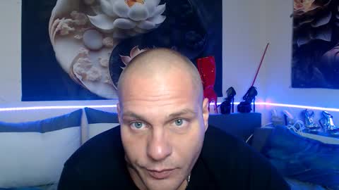 serenaandryan online show from December 13, 7:53 pm