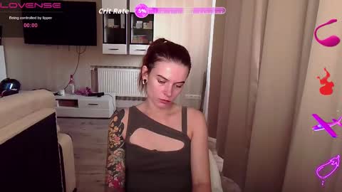 Snapshot of serenamilss chatting on September 14, 10:49 am serenamilss online show from September 14, 10:49 am