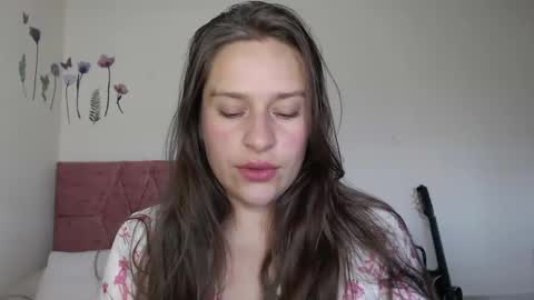 Snapshot of serenity_crystal chatting on December 1, 9:50 pm serenity_crystal online show from December 1, 9:50 pm