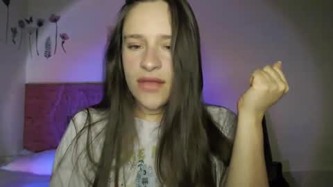 Snapshot of serenity_crystal chatting on September 18, 12:47 am serenity_crystal online show from September 18, 12:47 am