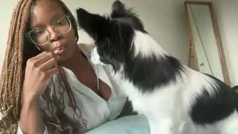 Snapshot of serenitybee chatting on October 25, 9:37 pm Serenity Bee   online show from October 25, 9:37 pm