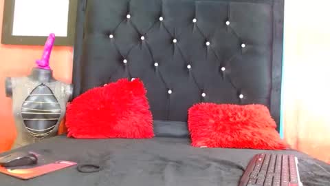 serenityroche online show from January 28, 12:54 pm