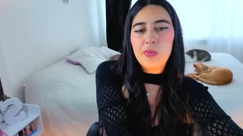 Serenna Cruz online show from October 27, 8:31 pm