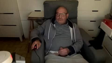 serge8413 online show from December 30, 9:08 pm