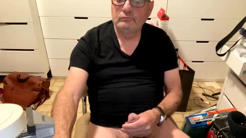 serge8413 online show from December 19, 2:34 am