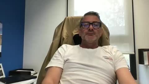 sesamechris92 online show from April 14, 4:21 pm