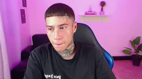 Thomas online show from January 16, 9:57 pm