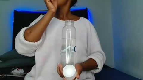 sex_bomb30 online show from April 23, 7:37 pm