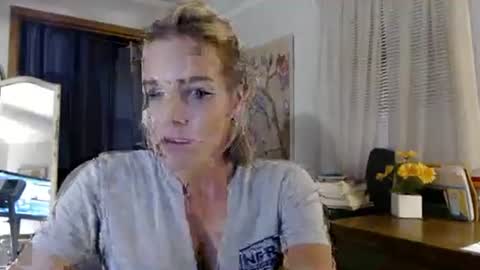 Sexi Chrisly online show from November 18, 3:42 am