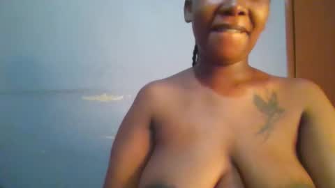 Snapshot of sexie_curvie chatting on September 27, 5:38 am Maggie online show from September 27, 5:38 am