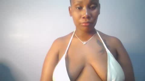 Snapshot of sexie_curvie chatting on September 16, 6:22 pm Maggie online show from September 16, 6:22 pm