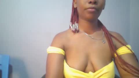 Snapshot of sexie_curvie chatting on March 8, 12:22 am Maggie online show from March 8, 12:22 am