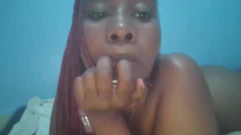 Snapshot of sexie_curvie chatting on March 5, 7:38 am Maggie online show from March 5, 7:38 am