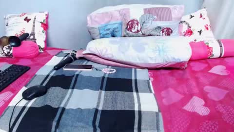 Snapshot of sexiebootyjoyxx chatting on February 3, 5:14 pm sexiebootyjoyxx online show from February 3, 5:14 pm