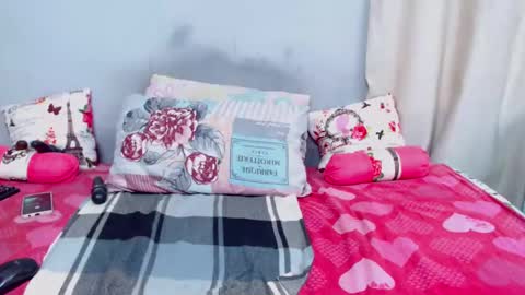 Snapshot of sexiebootyjoyxx chatting on February 19, 8:22 am sexiebootyjoyxx online show from February 19, 8:22 am